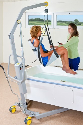 Mobile hoist 1640 ; Bath seat PVC ; Classic spreader bar - Handi-Rehab Patient lift hoist