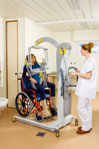 Mobile hoist '2600' (Victor) ; Mobile hoists with tilting spreader bar 2610 (Victor) ; Hygiene sling with head support - Handi-Rehab Patient lift hoist