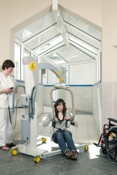 Tillen vanaf de grond - Mobile hoist 2600 (Victor) - Handi-Rehab Patient lift hoist
