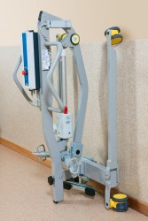 Foldable mobile hoist - Handi-Rehab Patient lift hoist