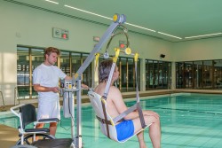 Mobile pool lift  ; Pool lift chair - Handi-Rehab Patient lift hoist