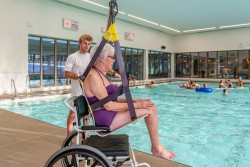 Mobile pool lift  ; Pool lift chair - Handi-Rehab Patient lift hoist