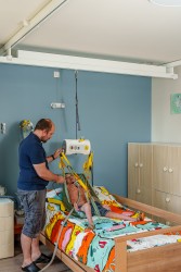 Portable ceiling lift with “tarzan” system - Handi-Rehab Patient lift hoist