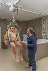 Ceiling hoist - with motor fixed on the rail ; Bathing sling ; Combi spreader bar ; Digital scale - Handi-Rehab Patient lift hoist